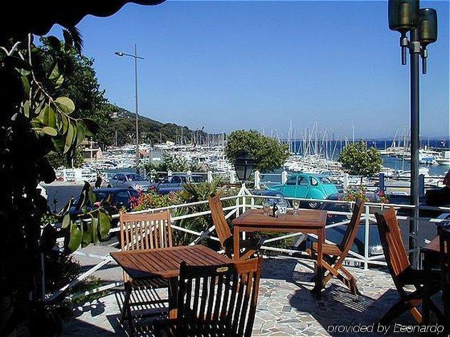 קרקראן Hotel Le Richiardi מסעדה תמונה