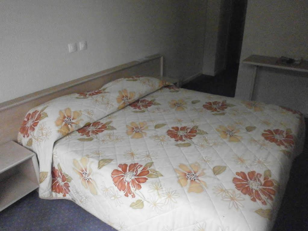 קרקראן Hotel Le Richiardi מראה חיצוני תמונה